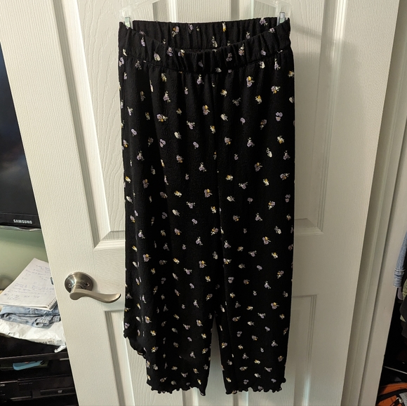 H&M Floral Asymmetric-hem Culottes | Size XS - Picture 6 of 8